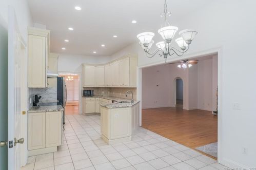 5 Stonewall Rd, Colchester CT  06420-4135 exterior