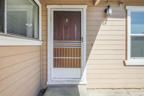 125 Christine Dr, Vacaville, CA 95687-5142