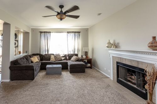 12732 Grande Poplar Cir, Plainfield, IL 60585-2826