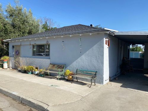 1718 Oliver St, Dos Palos, CA 93620-2228