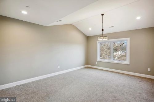 6615 Gude Ave, Silver Spring MD 20912-4827 exterior