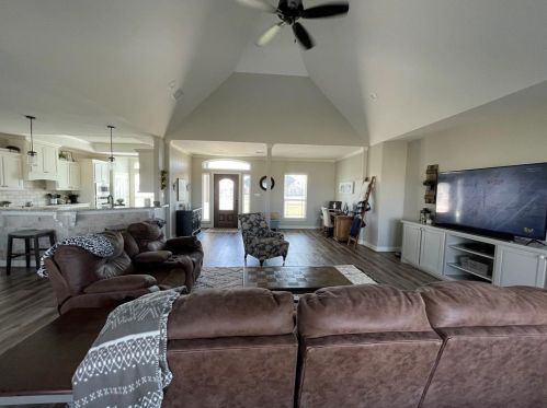 814 Angus Trl, Angleton TX 77515-9833 exterior