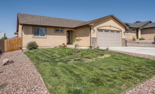 2211 Crestwood Ln, Pueblo CO  81008-2851 exterior