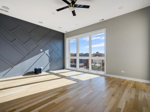 2404 Moffat St, Chicago, IL 60647-4311