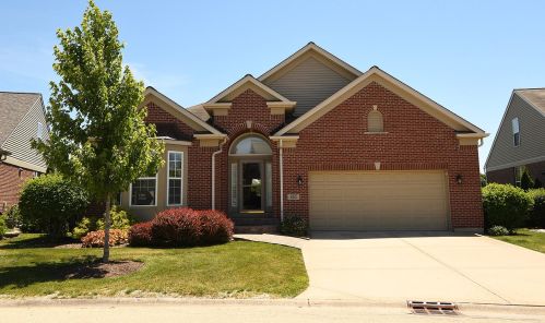9305 Dunmurry Dr, Orland Park, IL 60462-1138