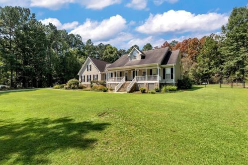 232 Trace Ln, Commerce, GA 30530-4499