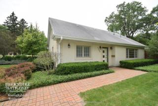 1126 Washington St, Glenview, IL 60025-2862