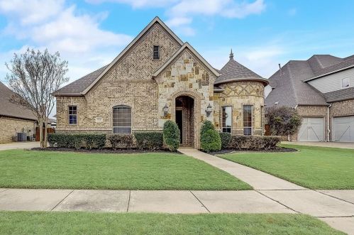 8120 Long Trail Dr, Fort Worth, TX 76182-8769