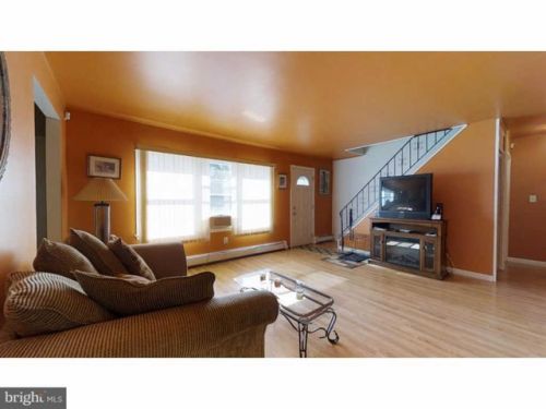 20 Blueberry Ln, Willingboro, NJ 08046-1515