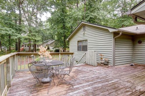 125 Oak Leaf Dr, Stockbridge GA  30281-4998 exterior