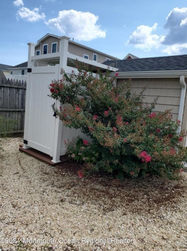 110 Bryn Mawr Ave, Lavallette NJ  08735-2006 exterior