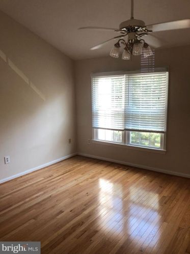 7356 Hidden Knolls Ct, Springfield VA  22153-1911 exterior