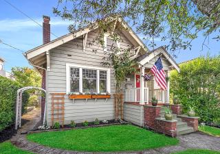 5431 Kirkwood Pl, Seattle, WA 98103-6241