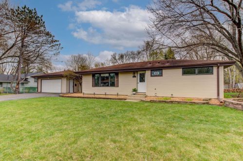 2411 110th St, Minneapolis, MN 55431-3926