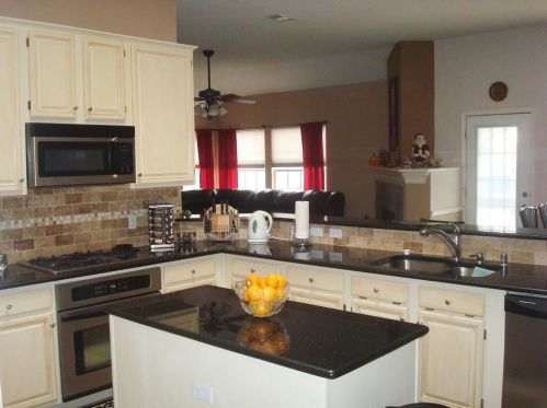 10111 Green Ct, Irving TX  75063-5944 exterior