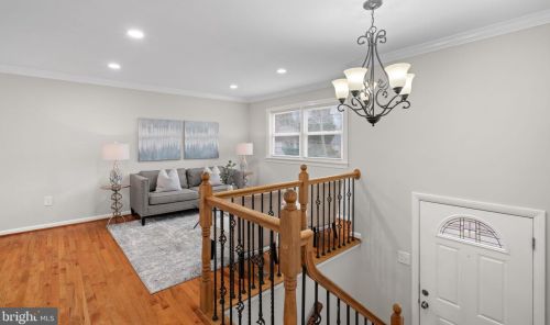 5369 Seneca Ct, Woodbridge, VA 22193-3409