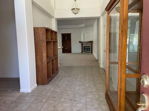 1600 Kensington Park Dr, Modesto, CA 95356-9365