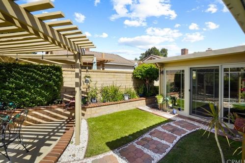 260 Brookside Ct, Anaheim CA  92808-1204 exterior