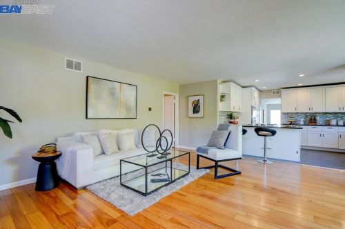 2719 Somerset Ave, Hayward, CA 94546-4017