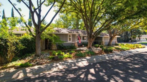 704 Coolidge St, Davis, CA 95616-3070
