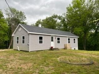 642 County Trl, Richmond, RI 02832-3411