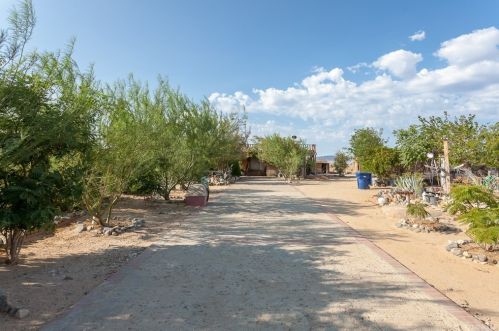 10120 Avenue, Lancaster, CA 93535-8003