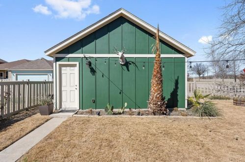 2341 Herzog, Uhland TX 78640-6121 exterior