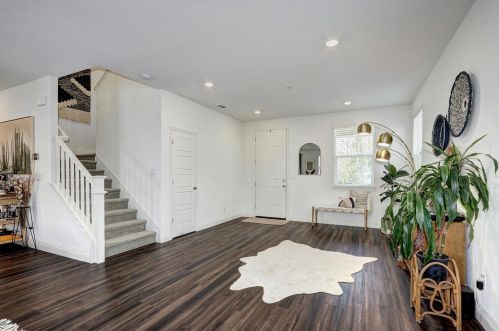 9979 Asilomar Ln, Elk Grove CA  95757-2549 exterior