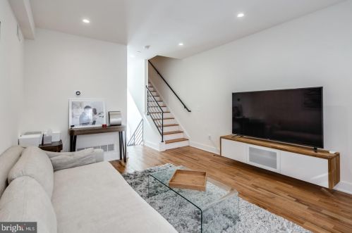 2412 Manton St, Philadelphia PA  19146-2434 exterior