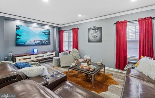 12189 Cinnamon St, Woodbridge VA  22192-1707 exterior