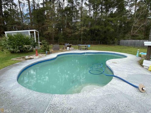 502 Lang Ave, Woodbine, GA 31569-2008