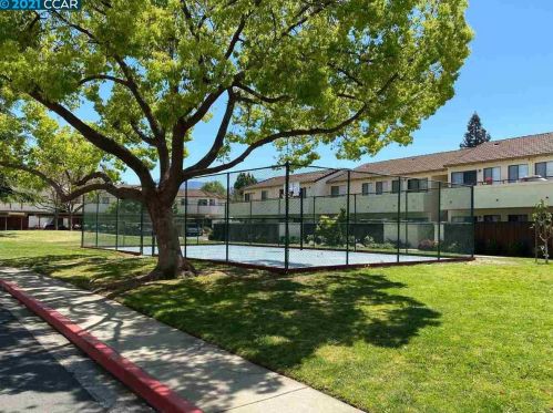 5080 Valley Crest Dr, Concord CA  94521-4983 exterior