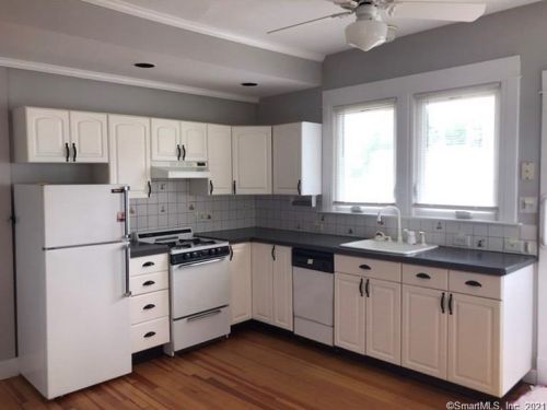 239 Division Ave, Huntington CT  06484-3202 exterior