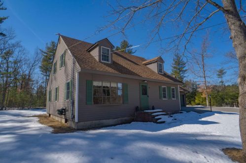 17 Balcom Rd, Pelham, NH 03076-2703