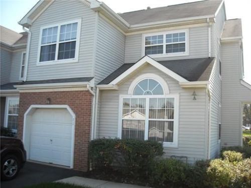 71 Castle Pointe Blvd, Piscataway, NJ 08854-5063