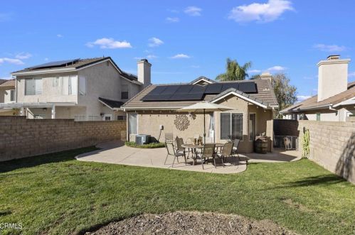 3072 Lamplighter St, Simi Valley CA  93065-5287 exterior