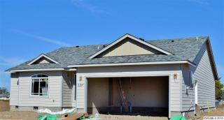 135 Camellia Dr, Lebanon, OR 97355-1698