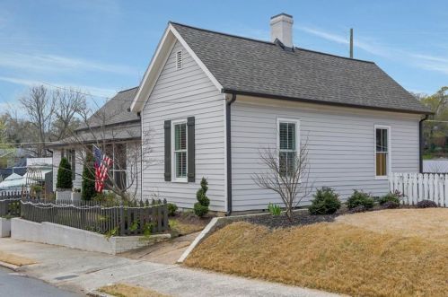 395 Campbell Hill St, Marietta, GA 30060-1352