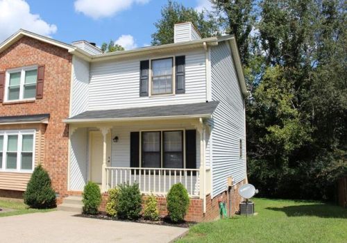 1011 Silver Point Dr, Murfreesboro, TN 37130-5100