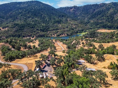 14590 Ridgeview Rd, Willits, CA 95490-5766