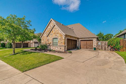 6521 Rock Springs Dr, Fort Worth, TX 76182-4339