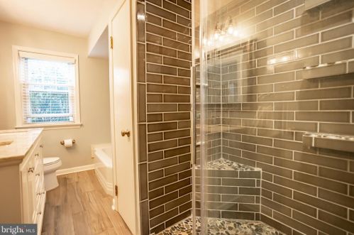 221 Clearview Rd, Hanover PA 17331-1311 exterior