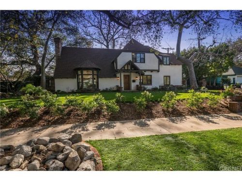 1716 Hillside Dr, Glendale CA  91208-2559 exterior
