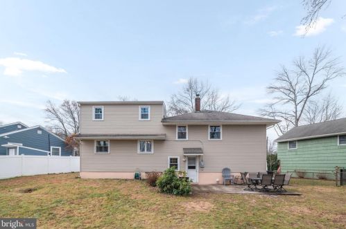 1221 Oakwood Rd, Tavistock NJ  08033-3632 exterior