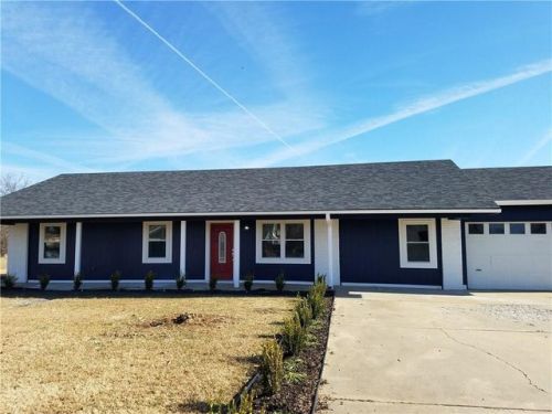 8 Pickle Ln, Heavener, OK 74937-9401