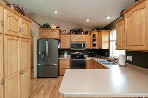 247 Summerset Ln, Cedar Mills, MN 55350-2478