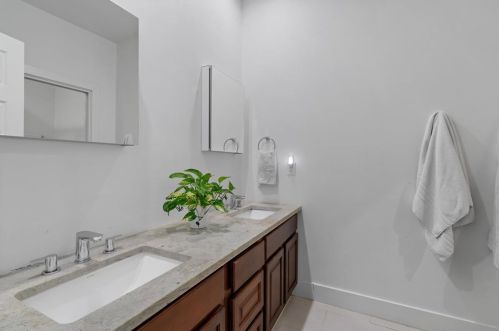 10402 Cassia Cv, Austin TX  exterior