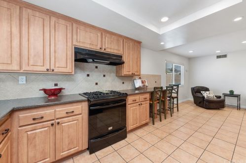 1755 Emory Ave, Simi Valley CA 93063-5005 exterior