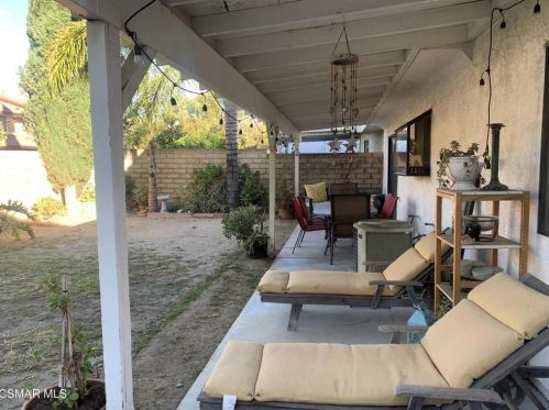 2429 Rdg Vw Ct, Simi Valley CA 93065-1923 exterior