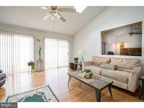 16 Chinaberry Ln, Auburn, NJ 08085-1420